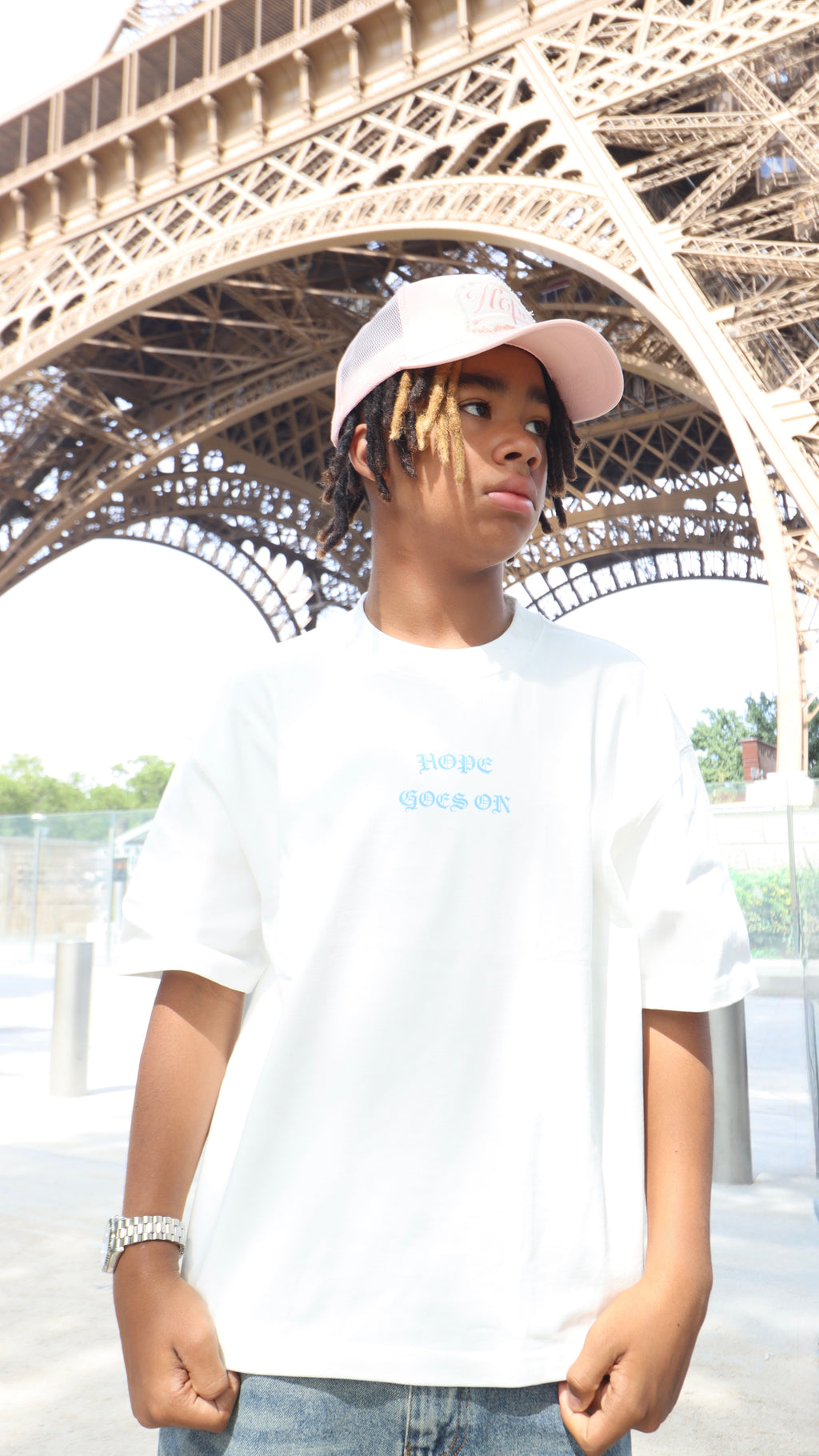 T-shirt Hope goes on